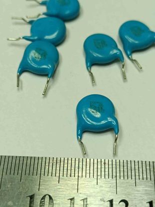 3.3NF 250VAC  7.5mm SERAMİK KONDANSATÖR resmi