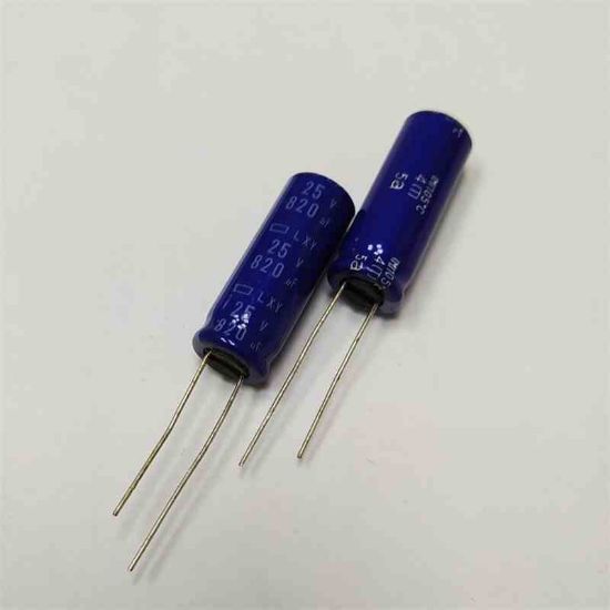 820MF 25V 10x25 NİPPON ELKO KONDANSATÖR resmi