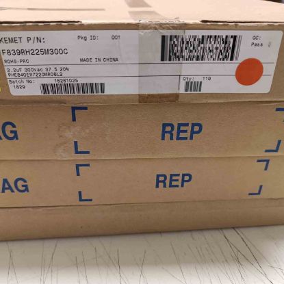 PHE840ER7220MR06L2 2.2MF 300VAC 37.5 0.2 KEMET POLYESTER KONDANSATÖR resmi