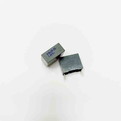8.2NF 1600V  15mm POLYESTER KONDANSATÖR resmi