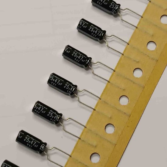 25YXF47MEFCTA5X11 47MF 25V 6x11 105 RUBYCON ELKO KONDANSATÖR resmi