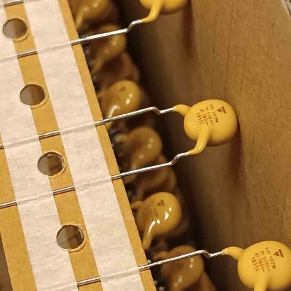 VY1102M31Y5UC6UV0 1NF 760VAC 10mm SERAMİK VISHAY SERAMİK KONDANSATÖR resmi