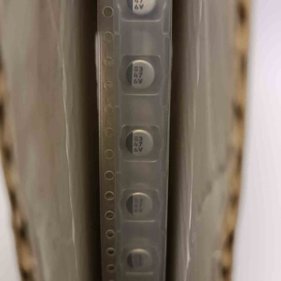 UWX0J470MCR1GB 47MF 6.3V 5x5 SMD KONDANSATÖR resmi