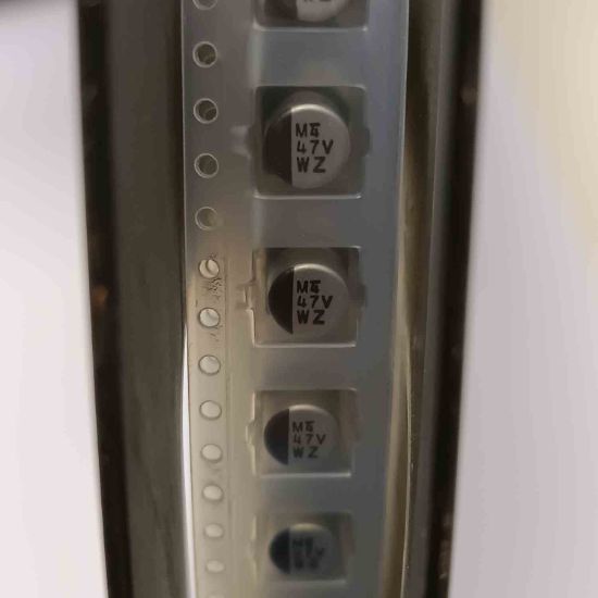 UWZ1V470MCQ1GS 47MF 35V 6.3x6.1 NICHICON SMD KONDANSATÖR resmi
