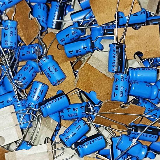 47MF 63V 6x11 85 BC ELKO KONDANSATÖR resmi