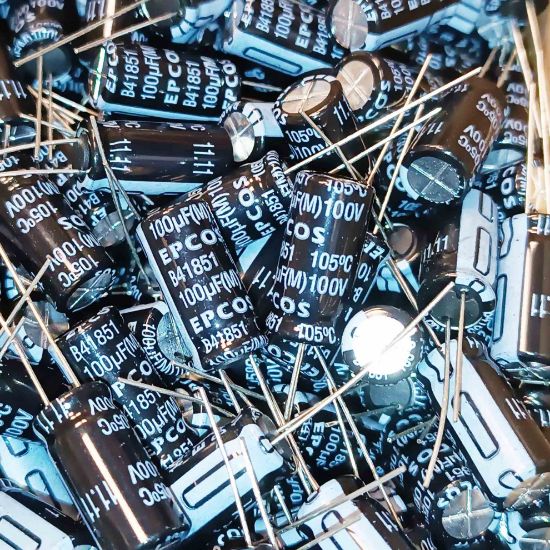 B41851A9107M 100MF 100V 10x20 105 ELKO KONDANSATÖR resmi