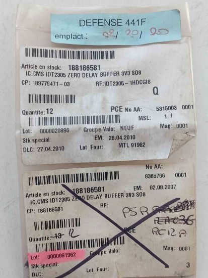 IDT2305-1HDCI IDT TRİMER ENTEGRELER resmi