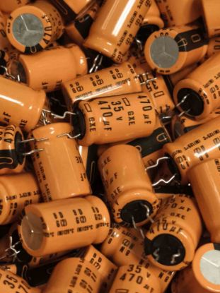 470MF 35V 12.5x20 NİPPON ELKO KONDANSATÖR resmi