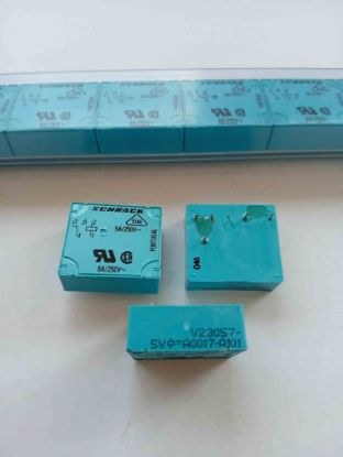 V23057-A0017-A101 5v 8A 5PIN SCHRACK GÜÇ RÖLE resmi