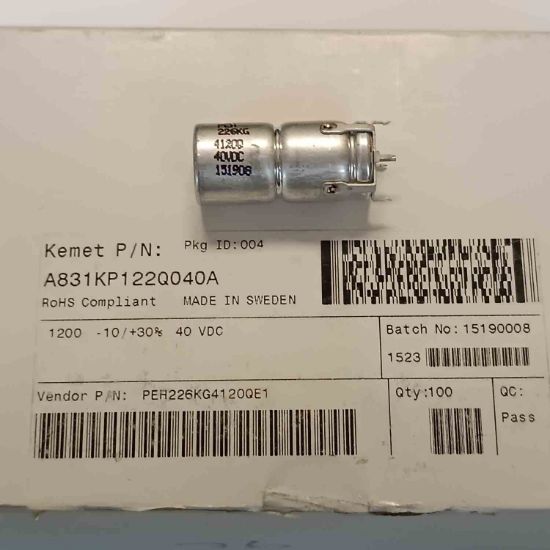 PEH226KG4120QE1 1200MF 40V RADİYAL KEMET KONDANSATÖR resmi
