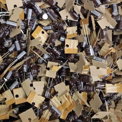 470MF 16V 8x12 NİPPON ELKO KONDANSATÖR resmi