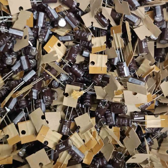 470MF 16V 8x12 NİPPON ELKO KONDANSATÖR resmi