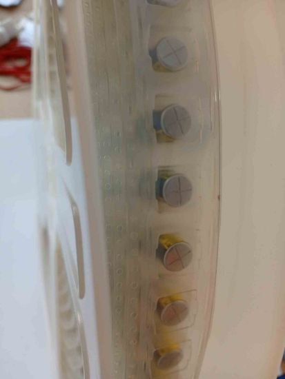 UUX1A221MNT1GS 220MF 10V SMD KONDANSATÖR resmi