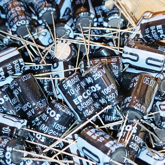 B43851F2106M 10MF 250V 10x16 ELKO KONDANSATÖR resmi