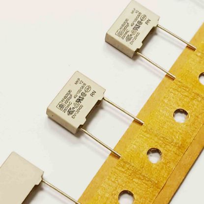 KNB25202200P20%250VL25TR 2.2NF 250V ISKRA POLYESTER KONDANSATÖR resmi