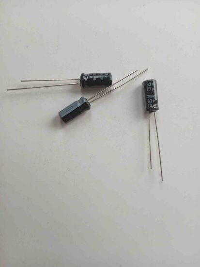 10MF 63V 5x11 NİPPON ELKO KONDANSATÖR resmi