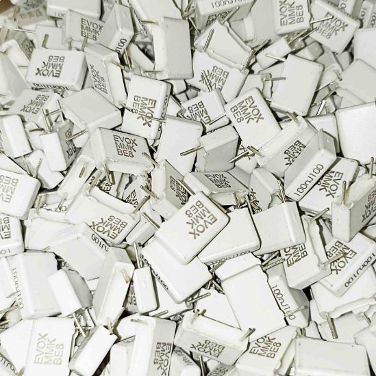 MMK10104J100A01L4BULK 100NF 100V 10 0.05 KEMET POLYESTER KONDANSATÖR resmi