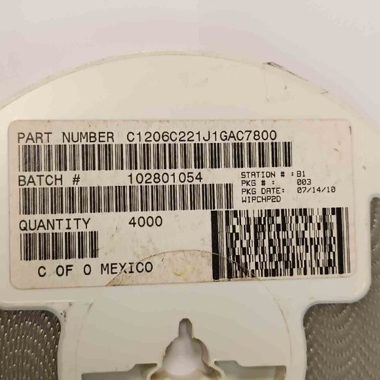 C1206C221J1GAC7800 220PF 100V 1206 KEMET SMD SERAMİK KONDANSATÖR resmi