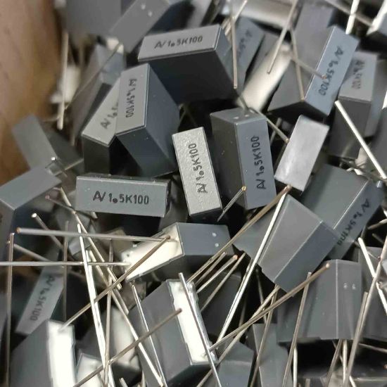 R60EF4150506AK 1.5MF 100V 10 0.1 KEMET POLYESTER KONDANSATÖR resmi