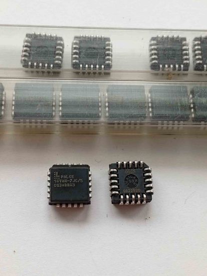 PALCE16V8H-7JC/5 LATTICE ENTEGRELER resmi
