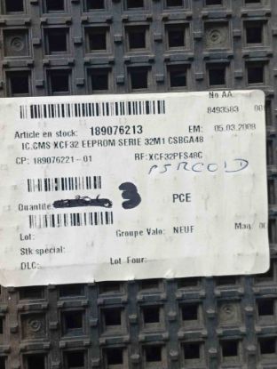 XCF32PFS48C resmi