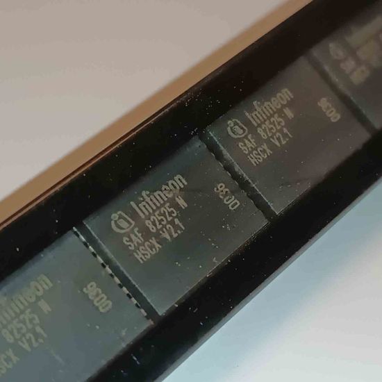 SAF82525 PLCC INFINEON ENTEGRELER resmi