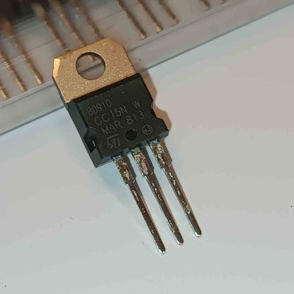 BD910 15A 80V TO220 Darlington TRANSİSTÖR resmi