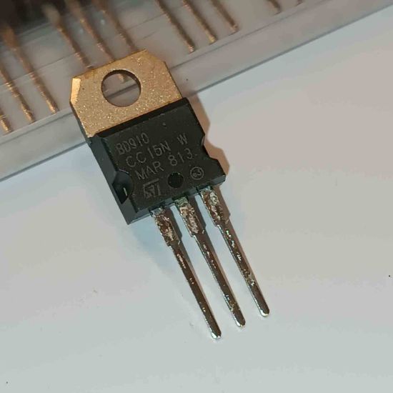 BD910 15A 80V TO220 Darlington TRANSİSTÖR resmi