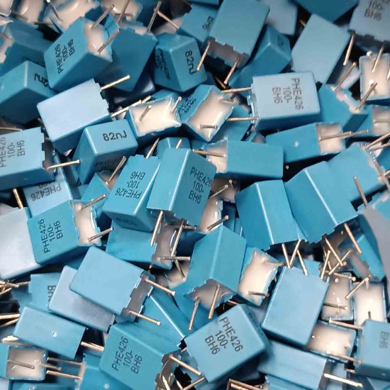 PHE426DJ5820JR05 82NF 100V 5 0.05 KEMET POLYESTER KONDANSATÖR resmi