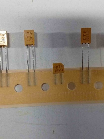 R1475010MZ7D 4.7MF VISHAY KONDANSATÖR resmi
