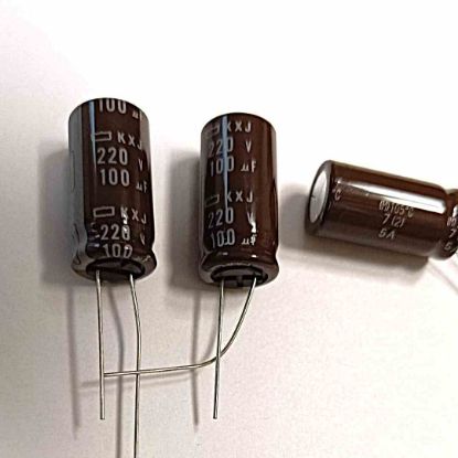100MF 220V 12.5x25 NİPPON ELKO KONDANSATÖR resmi