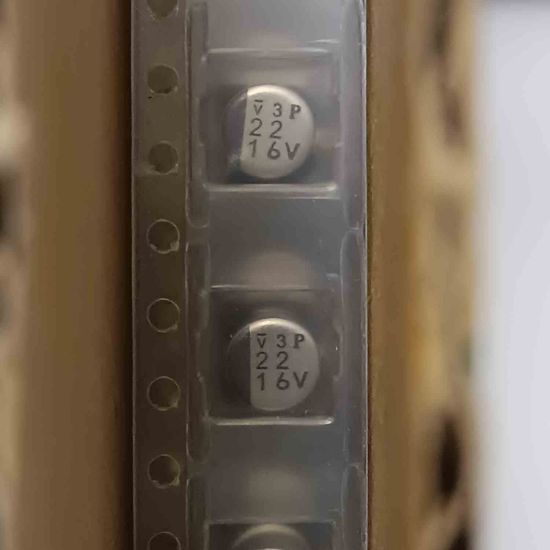UUT1C220MCQ1GS 22MF 16V 4.5x5.5 NICHICON SMD KONDANSATÖR resmi