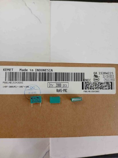 F881AE152K300C 1.5NF 300VAC 10 0.1 KEMET POLYESTER KONDANSATÖR resmi