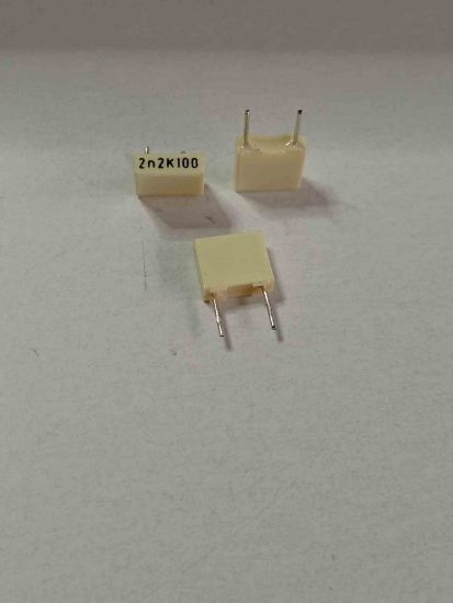 R82EC1220AA50K 2.2NF 100V 5 0.1 KEMET POLYESTER KONDANSATÖR resmi