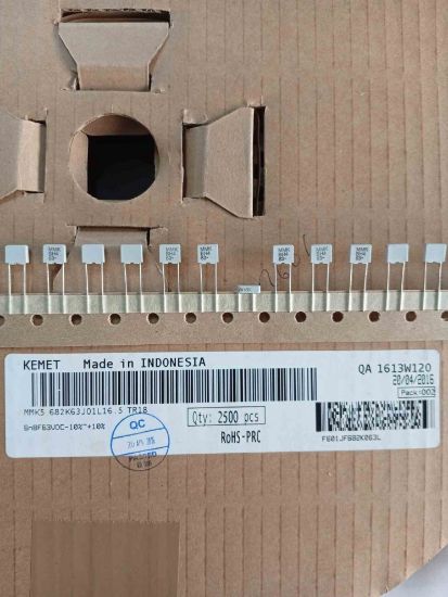 MMK5 682K63J01L16.5 TR18 6.8NF 63V 5 0.1 KEMET POLYESTER KONDANSATÖR resmi