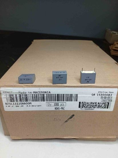 R75LI3220AA00M 220NF 250VAC 15 0.2 KEMET POLYESTER KONDANSATÖR resmi