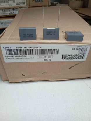R75LN35604000K 560NF 250VAC 22.5 0.1 KEMET POLYESTER KONDANSATÖR resmi