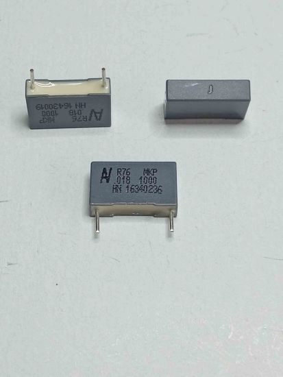 R76QI2180SE40J 18NF 1000V 15 0.05 KEMET POLYESTER KONDANSATÖR resmi