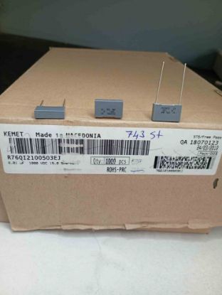 R76QI2100503EJ 10NF 1000V 15 0.05 KEMET POLYESTER KONDANSATÖR resmi