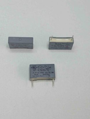 R413I21000000M 10NF 300VAC 15 0.2 KEMET POLYESTER KONDANSATÖR resmi