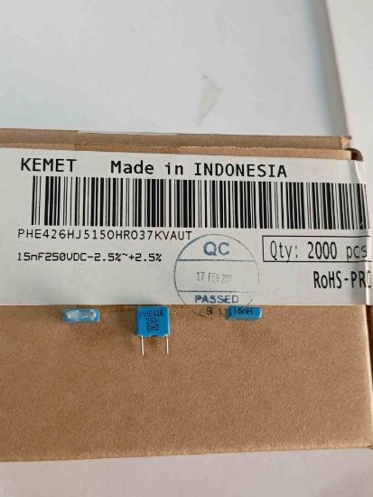 PHE426HJ5150HR037KVAUT 15NF 250V 5 0.025 KEMET POLYESTER KONDANSATÖR resmi