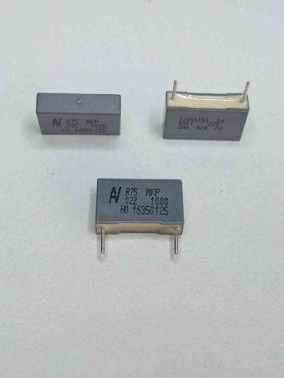 R75QI2220AA00K 22NF 1000V 15 0.1 KEMET POLYESTER KONDANSATÖR resmi