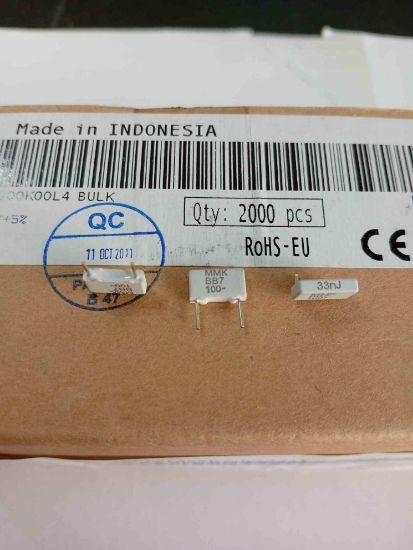 MMK7.5 333J100K00L4 BULK 33NF 100V 7.5 0.05 KEMET POLYESTER KONDANSATÖR resmi