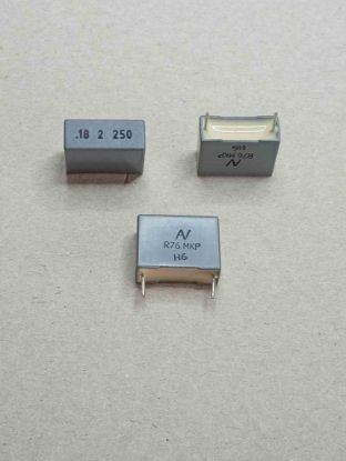 R76II3180SE30G 180NF 250V 15 0.02 KEMET POLYESTER KONDANSATÖR resmi