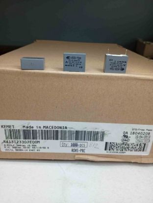 413I2330JE00M 33NF 300VAC 15 0.2 KEMET POLYESTER KONDANSATÖR resmi