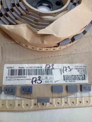 R75QI2330GY00J 33NF 1000V 15 0.05 KEMET POLYESTER KONDANSATÖR resmi