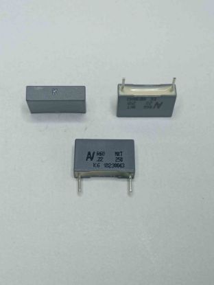 R60II3220AA30J 220NF 250V 15 0.05 KEMET POLYESTER KONDANSATÖR resmi