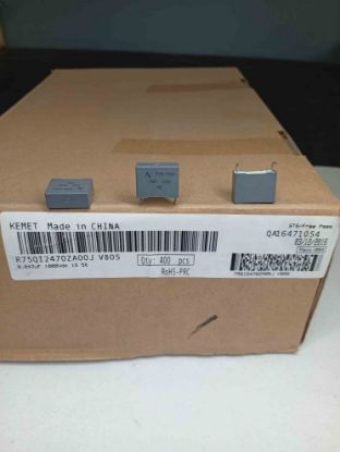 R75QI2470ZA00J V805 47NF 1000V 15 0.05 KEMET POLYESTER KONDANSATÖR resmi