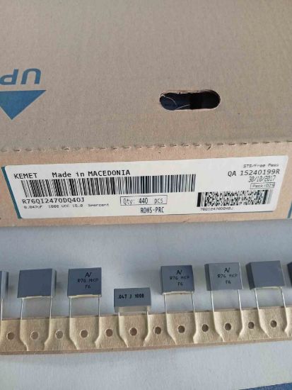 R76QI2470DQ40J 47NF 1000V 15 0.05 KEMET POLYESTER KONDANSATÖR resmi