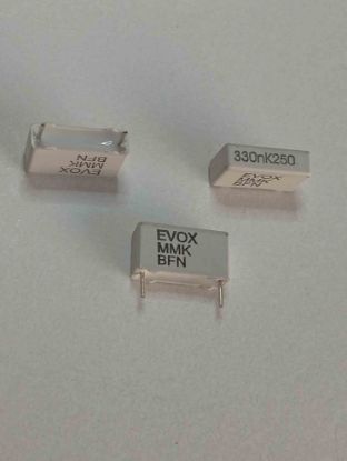 MMK15 334K250B04L3.7A BUL 330NF 250V 15 0.1 KEMET POLYESTER KONDANSATÖR resmi
